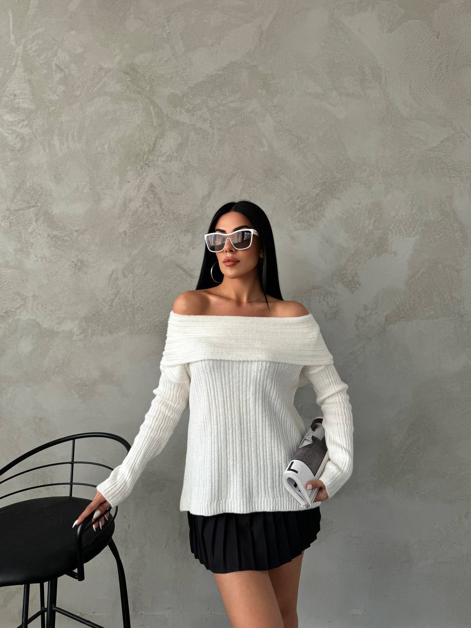 NEXO Off-shoulder pullover