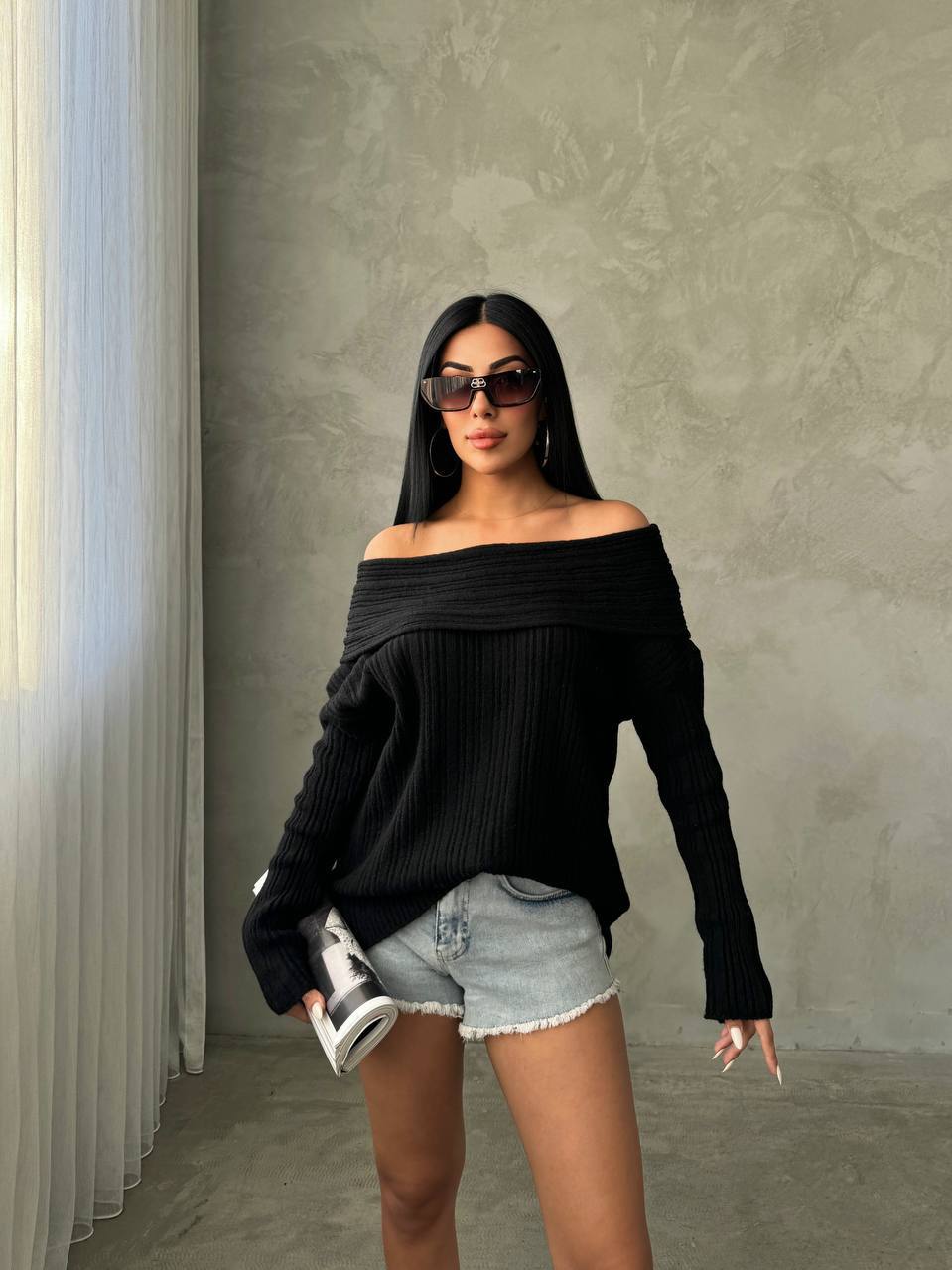 NEXO Off-shoulder pullover