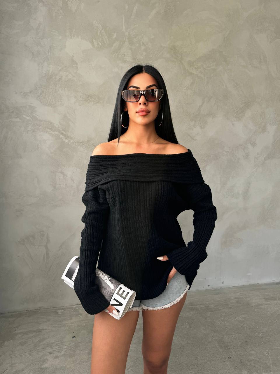NEXO Off-shoulder pullover