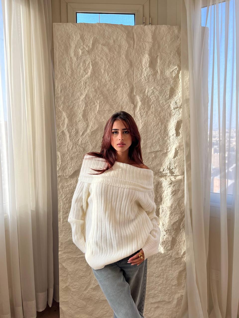 NEXO Off-shoulder pullover