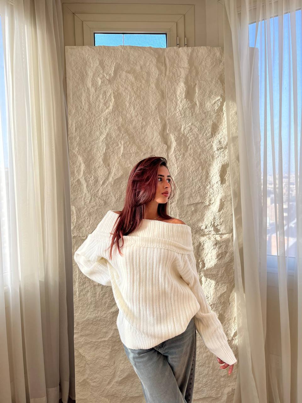 NEXO Off-shoulder pullover