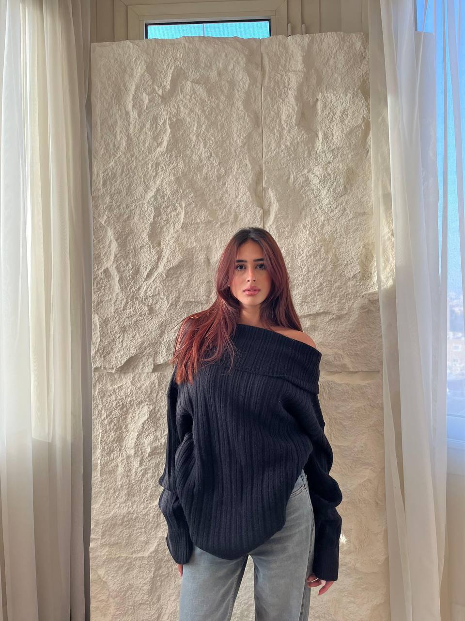 NEXO Off-shoulder pullover