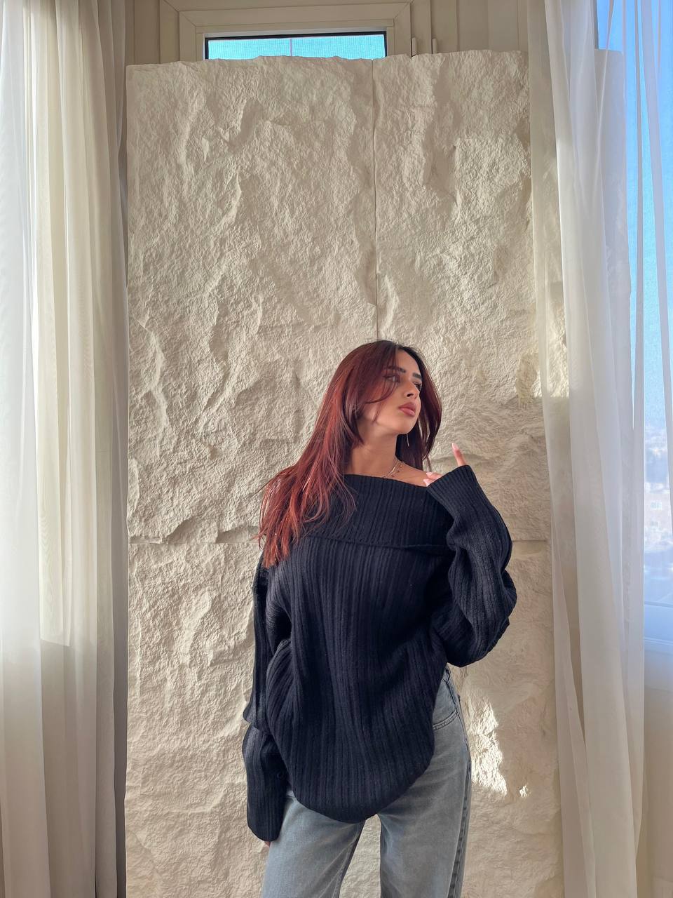 NEXO Off-shoulder pullover