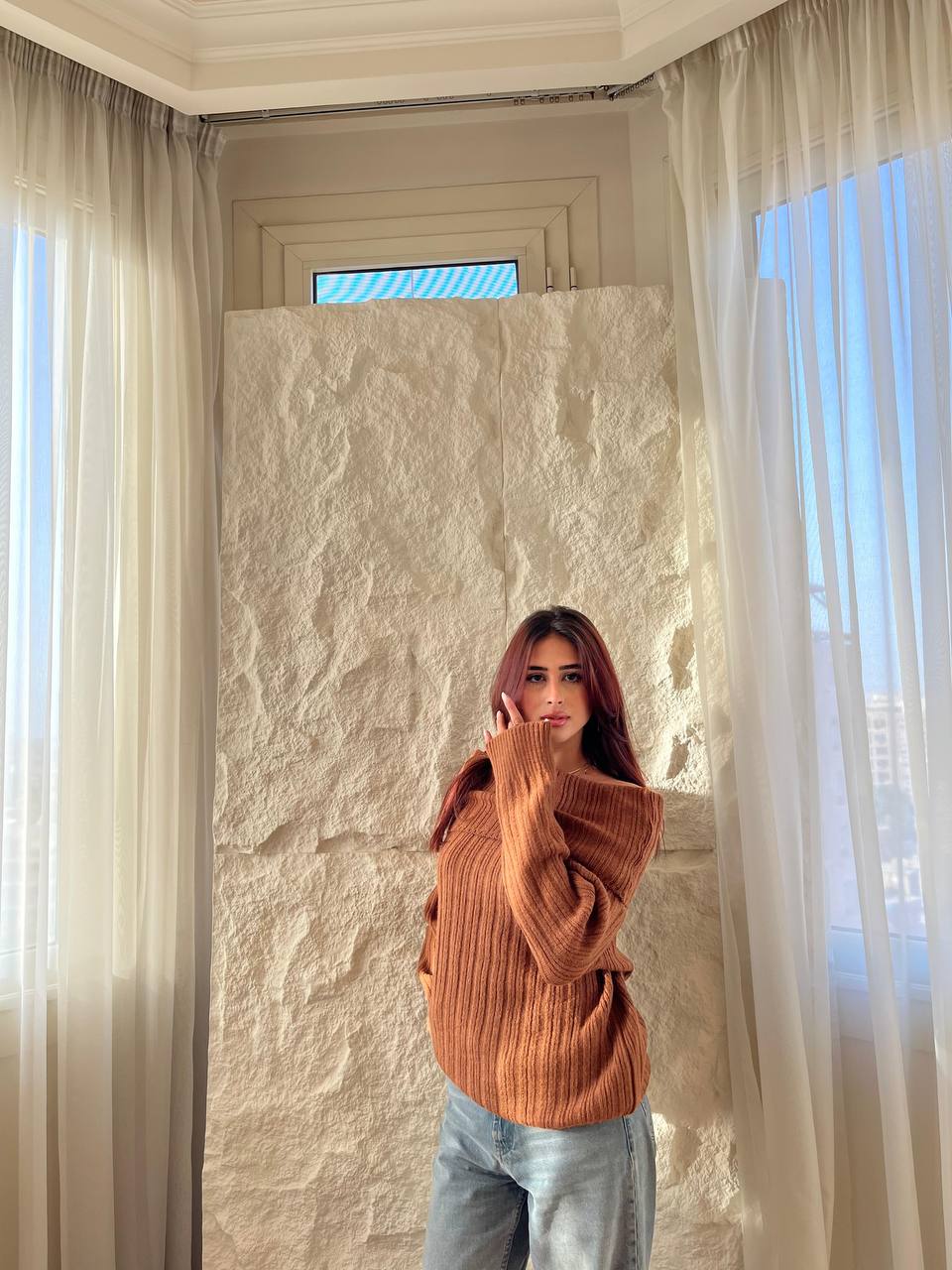 NEXO Off-shoulder pullover