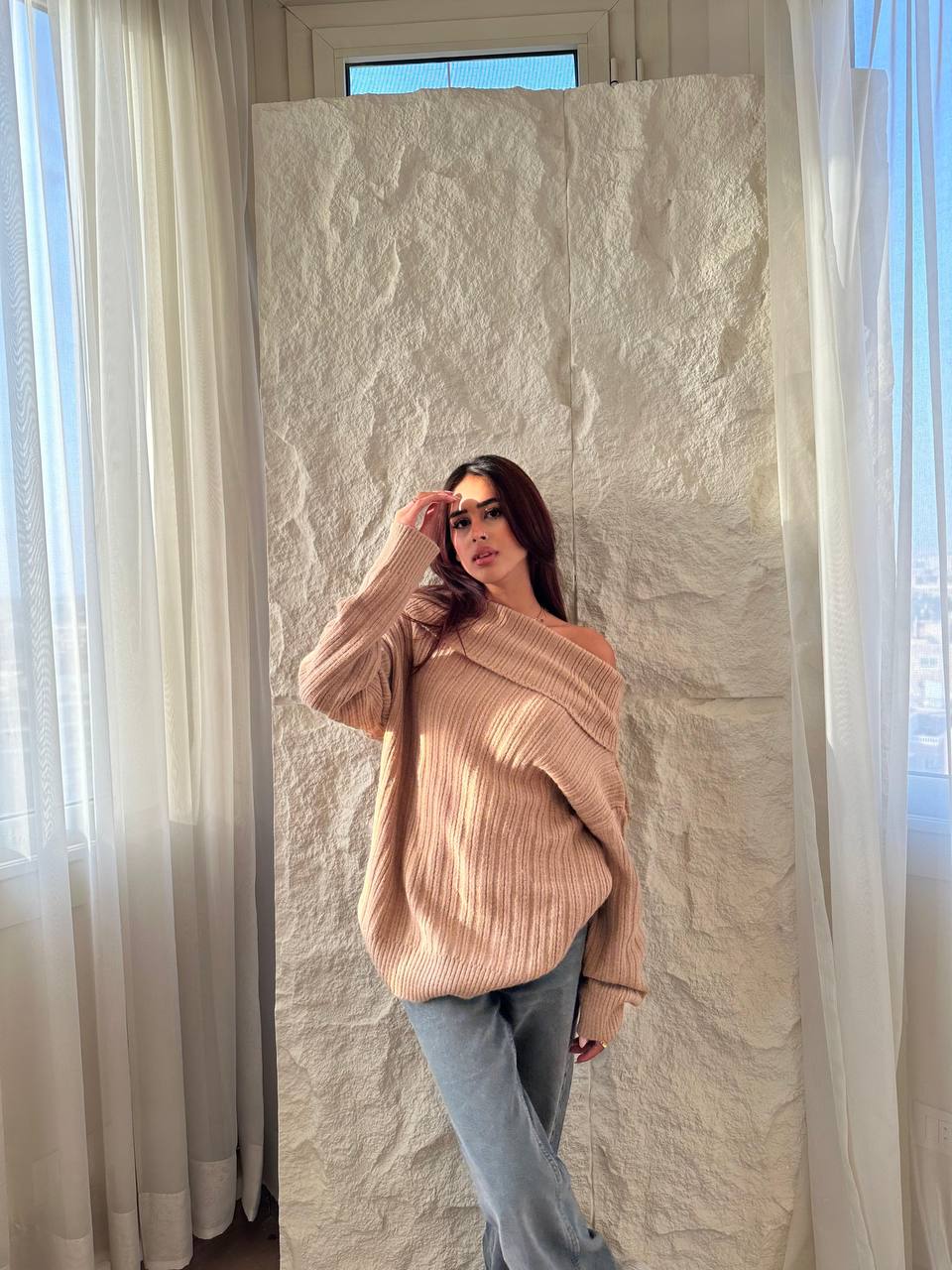 NEXO Off-shoulder pullover