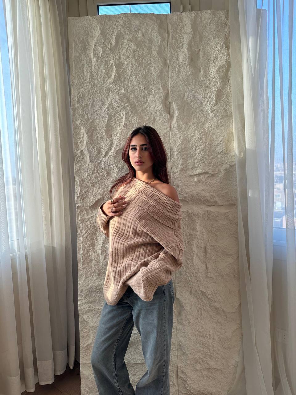 NEXO Off-shoulder pullover