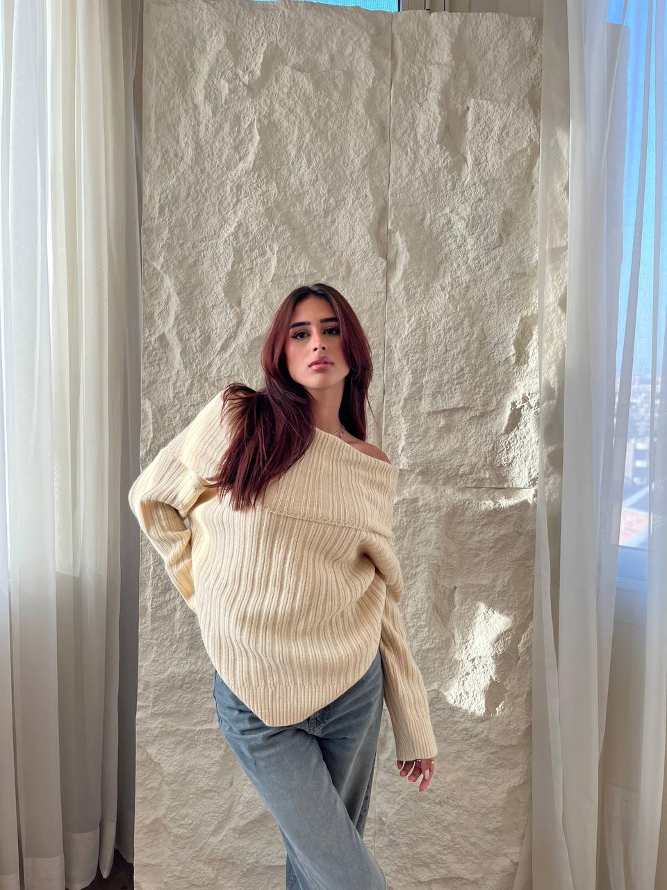 NEXO Off-shoulder pullover