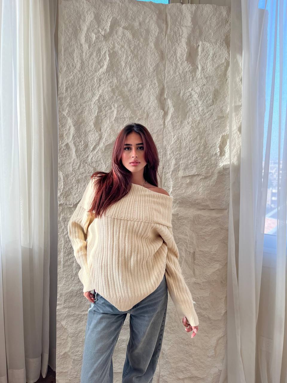 NEXO Off-shoulder pullover