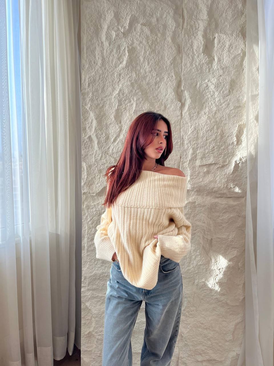 NEXO Off-shoulder pullover