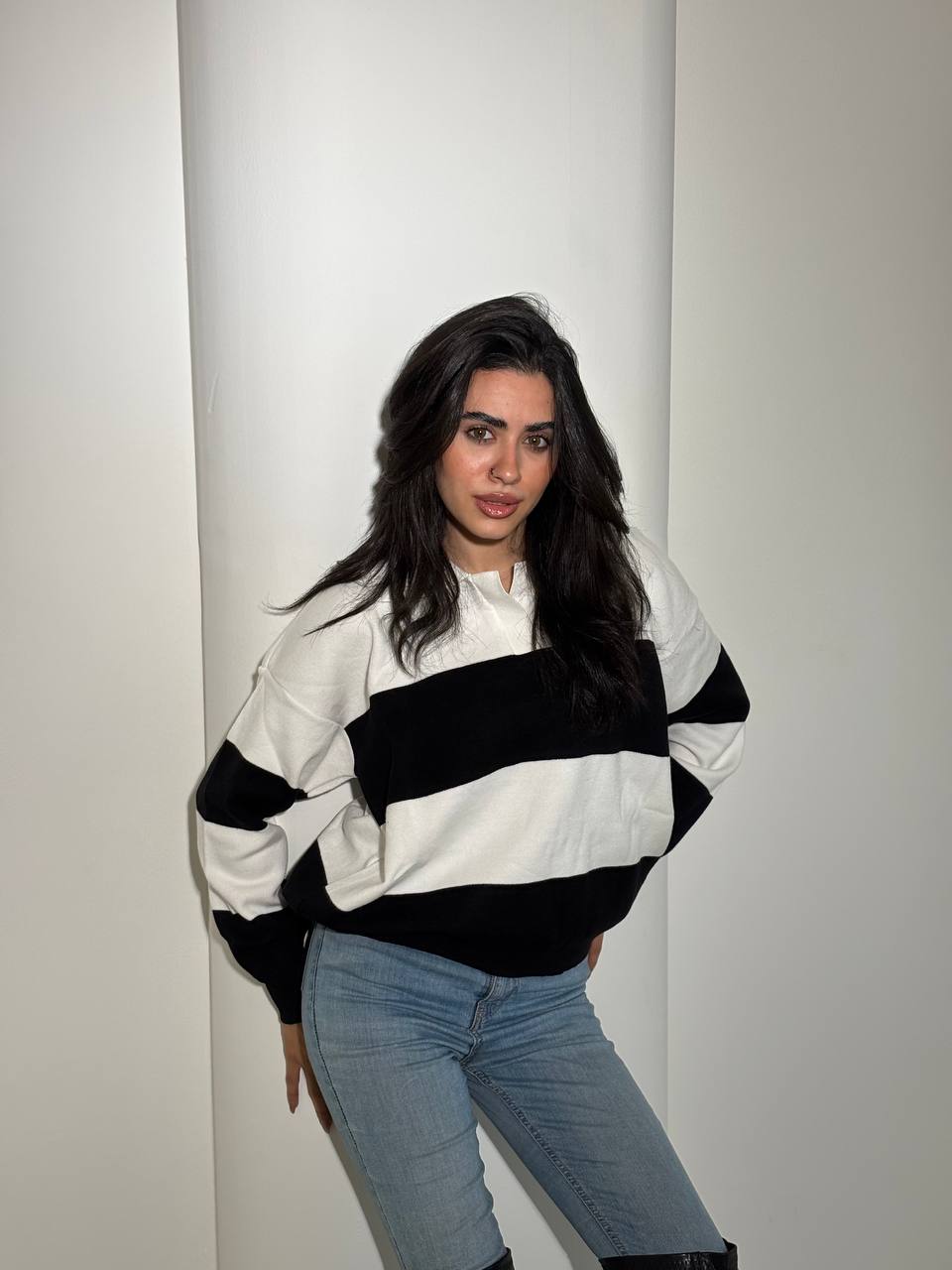 بلوفر مخطط من نيكسو